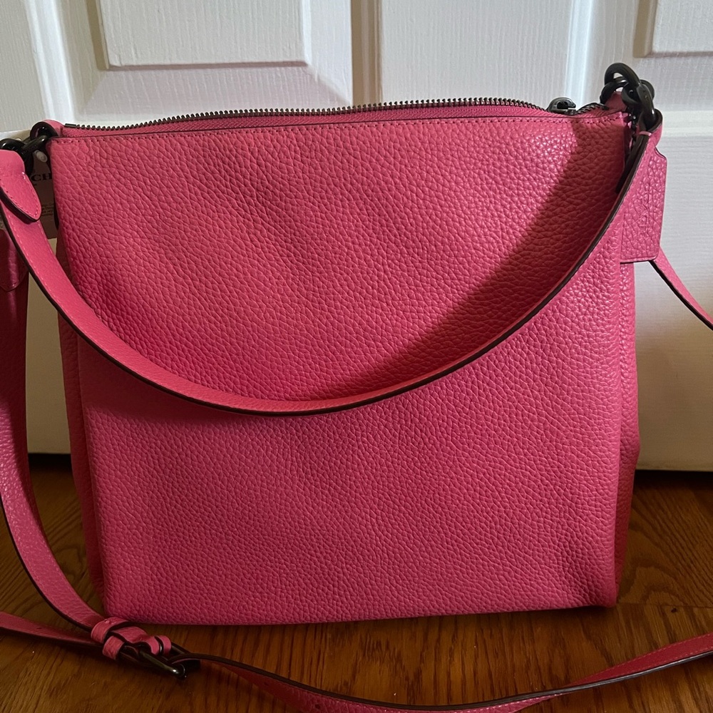 Brand New w/tags beautiful Pink leather Coach bag. - Picture 4 of 6
